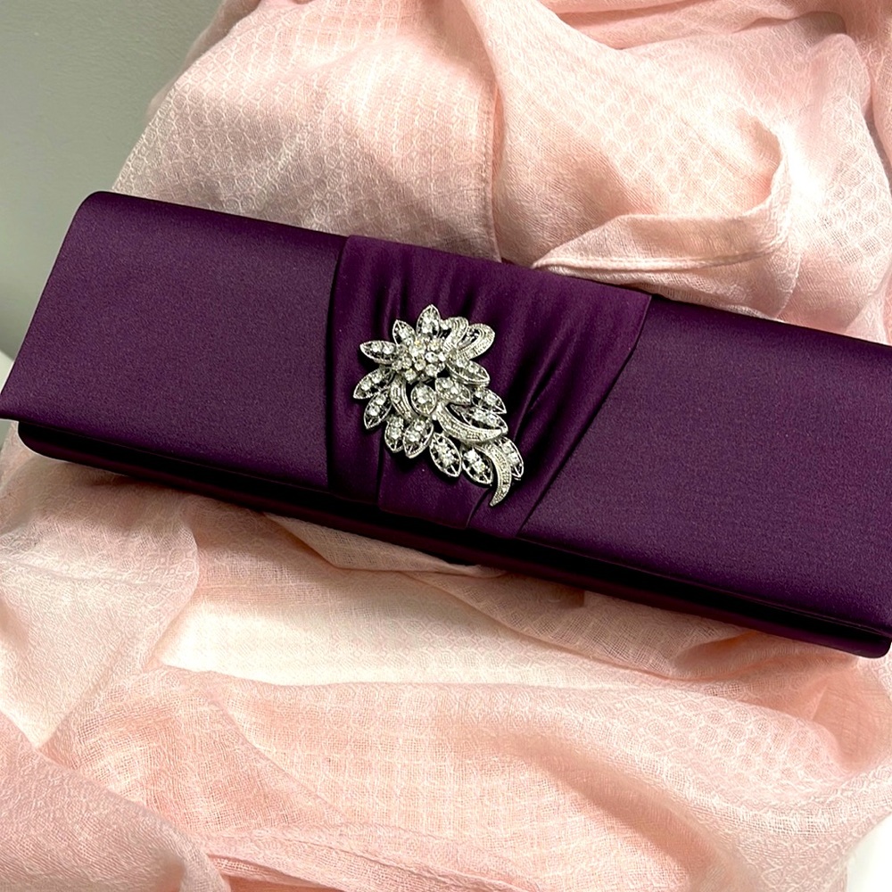 Nina dress clutch